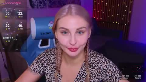 hey_cassie online show from 17, 11, 2025