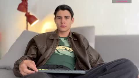 Snapshot of hey_cesard chatting on 14, 6, 2026 hey_cesard online show from 14, 6, 2026