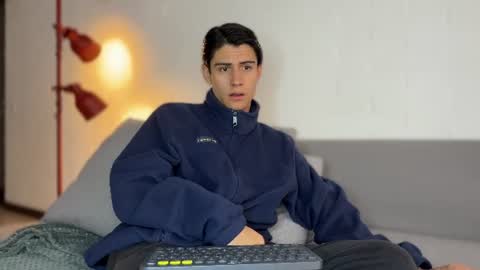 Snapshot of hey_cesard chatting on 17, 6, 2026 hey_cesard online show from 17, 6, 2026