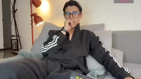 Snapshot of hey_cesard chatting on 9, 7, 2026 hey_cesard online show from 9, 7, 2026
