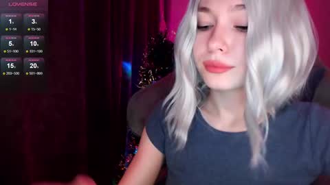 Snapshot of hey_nora_ chatting on 29, 12, 2024 Nora online show from 29, 12, 2024