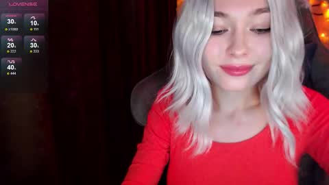 Snapshot of hey_nora_ chatting on 26, 10, 2025 Nora online show from 26, 10, 2025