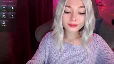 Snapshot of hey_nora_ chatting on 22, 11, 2025 Nora online show from 22, 11, 2025