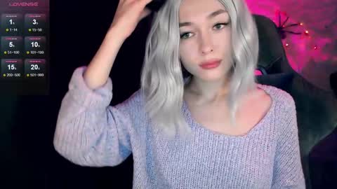 Snapshot of hey_nora_ chatting on 24, 11, 2025 Nora online show from 24, 11, 2025