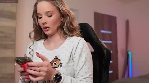 Snapshot of hey_siry chatting on 3, 10, 2025 Siry online show from 3, 10, 2025