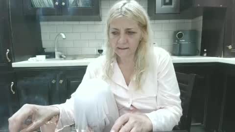 Snapshot of heyheygrey chatting on 24, 6, 2026 Heyheygrey online show from 24, 6, 2026