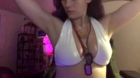 Snapshot of heynicole01 chatting on 9, 1, 2025 FlexieFae online show from 9, 1, 2025