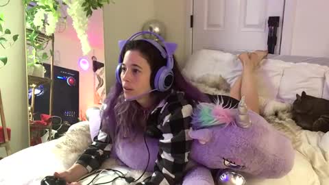 Snapshot of heynicole01 chatting on 8, 2, 2025 FlexieFae online show from 8, 2, 2025