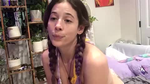 Snapshot of heynicole01 chatting on 1, 3, 2025 FlexieFae online show from 1, 3, 2025