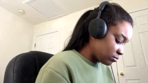 Snapshot of heyyou301990 chatting on 1, 12, 2025 heyyou301990 online show from 1, 12, 2025