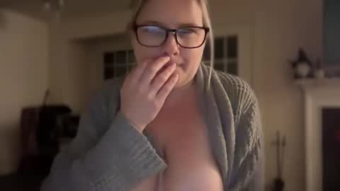 Snapshot of hi_im_olivia chatting on 2, 12, 2024 Hi Im Olivia online show from 2, 12, 2024