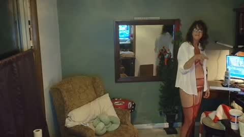 Snapshot of hidden_gold_milf chatting on 30, 11, 2025 hidden_gold_milf online show from 30, 11, 2025