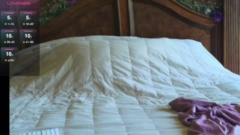Snapshot of hidden_gold_milf chatting on 14, 5, 2026 hidden_gold_milf online show from 14, 5, 2026