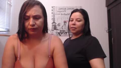 Snapshot of hidden_tinna chatting on 20, 5, 2026 Tinna online show from 20, 5, 2026