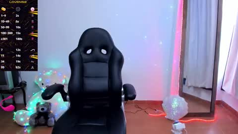 Snapshot of hidianapaola chatting on 4, 12, 2025 Diana online show from 4, 12, 2025