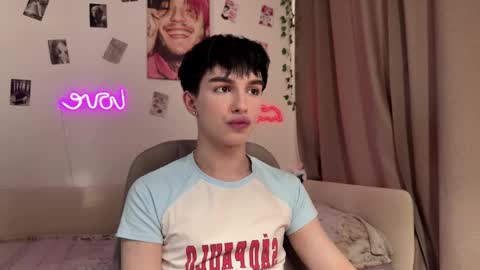 Snapshot of hiidear chatting on 3, 4, 2026 twinkvadusha online show from 3, 4, 2026