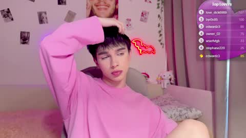 Snapshot of hiidear chatting on 15, 4, 2026 twinkvadusha online show from 15, 4, 2026