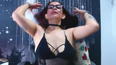 Snapshot of hikaryfire chatting on 2, 5, 2026 hikaryfire online show from 2, 5, 2026