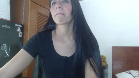 hilaril18 online show from 24, 1, 2025