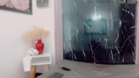 Hilary Avilan online show from 14, 4, 2026