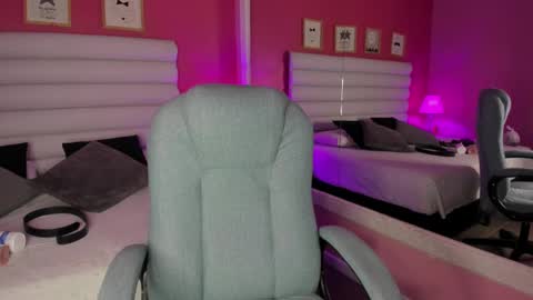 hilary_tailor online show from 15, 9, 2025