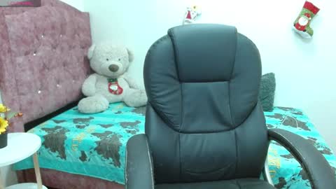 H I L A R Y online show from 30, 12, 2024