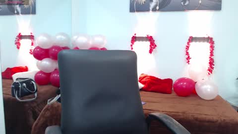 H I L A R Y online show from 11, 2, 2025