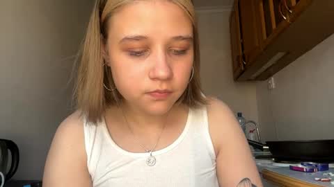 Snapshot of hildeconery chatting on 26, 5, 2026 Julia online show from 26, 5, 2026