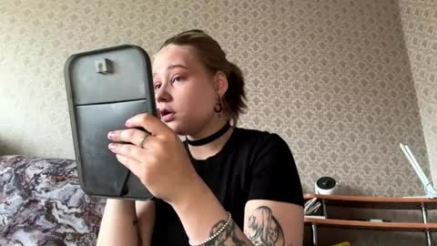 Snapshot of hildeconery chatting on 31, 5, 2026 Julia online show from 31, 5, 2026