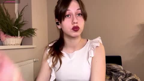 Snapshot of hildredmabray chatting on 1, 2, 2026 Hi Im Elizabeth online show from 1, 2, 2026