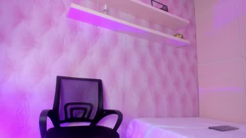 Snapshot of hillary_banks__ chatting on 2, 2, 2025 Hillary online show from 2, 2, 2025