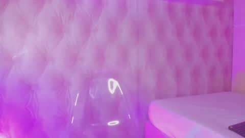 Snapshot of hillary_banks__ chatting on 4, 3, 2025 Hillary online show from 4, 3, 2025