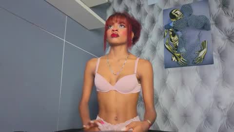 Snapshot of hillary_banks__ chatting on 18, 9, 2025 Hillary online show from 18, 9, 2025