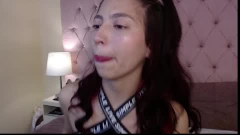 Snapshot of hillary_thomson chatting on 1, 12, 2025 Hillary Thomson online show from 1, 12, 2025