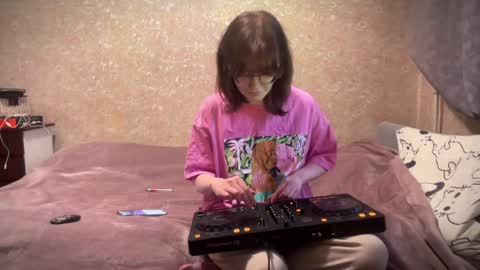 Snapshot of hillaryvind chatting on 8, 4, 2026 Lana online show from 8, 4, 2026