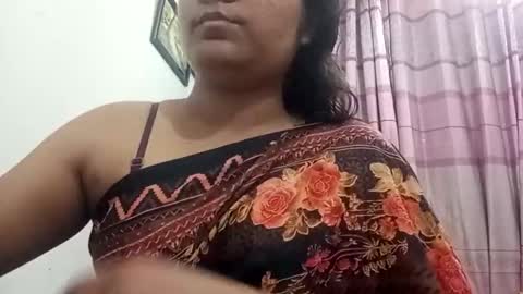 Snapshot of himuhimu22 chatting on 22, 10, 2025 himuhimu22 online show from 22, 10, 2025