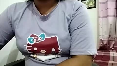 Snapshot of himuhimu22 chatting on 16, 11, 2025 himuhimu22 online show from 16, 11, 2025