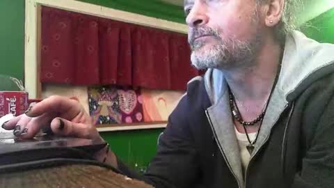 hippiedad333 online show from 3, 3, 2026