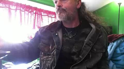 hippiedad333 online show from 15, 3, 2026