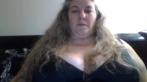 hippysnewhere online show from 16, 7, 2026
