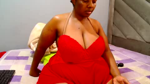 Snapshot of hips2sexy chatting on 19, 11, 2025 hips2sexy online show from 19, 11, 2025