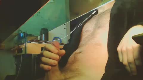 Snapshot of hockeybrad92 chatting on 31, 1, 2025 Hairy Hockey Player 92 online show from 31, 1, 2025