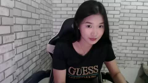 Snapshot of hoelykalea chatting on 15, 4, 2026 Kalea3 online show from 15, 4, 2026