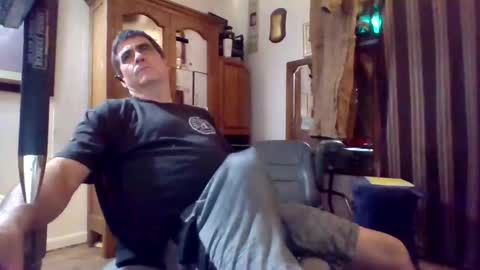 hoglegg99384194 online show from 17, 12, 2024