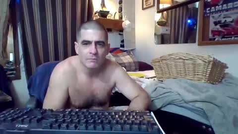 hoglegg99384194 online show from 25, 12, 2024