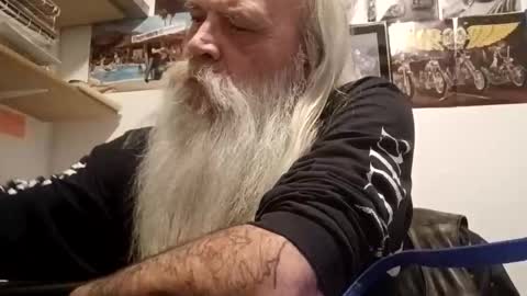 Snapshot of hogschlong63 chatting on 28, 11, 2025 Hogschlong63 online show from 28, 11, 2025