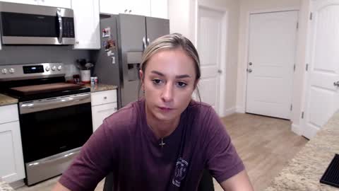 Holi Hurricane online show from 7, 2, 2025