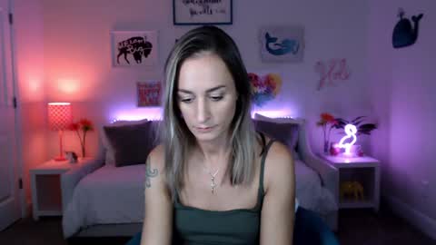 Holi Hurricane online show from 1, 10, 2025