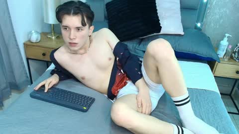 Snapshot of hollannd_ chatting on 1, 4, 2026 Holland online show from 1, 4, 2026