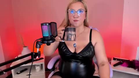 Hollie online show from 6, 1, 2026